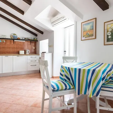 Mare 公寓 米利尼