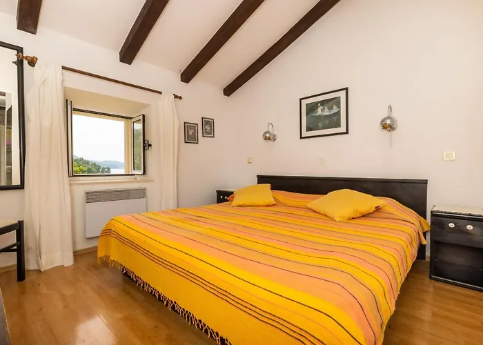 Mare Apartament *