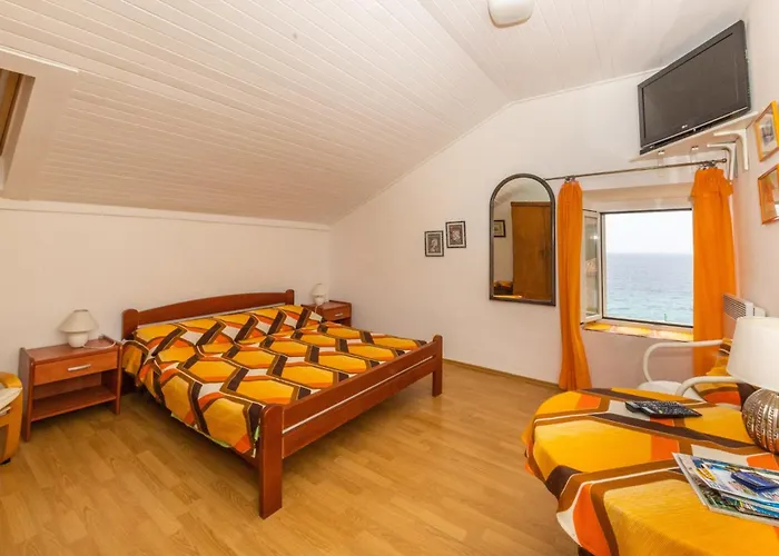 Apartament Mare *